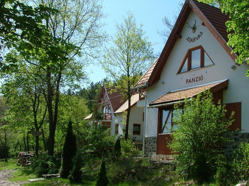 Hôtel Szarvas Panzio à Erdőbénye Extérieur photo